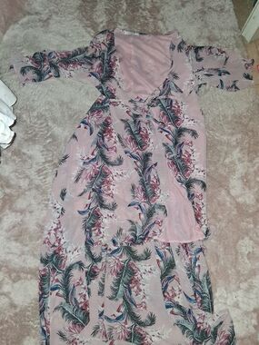 Glamorous Pink Floral-Print Maxi Dress with V-Neck